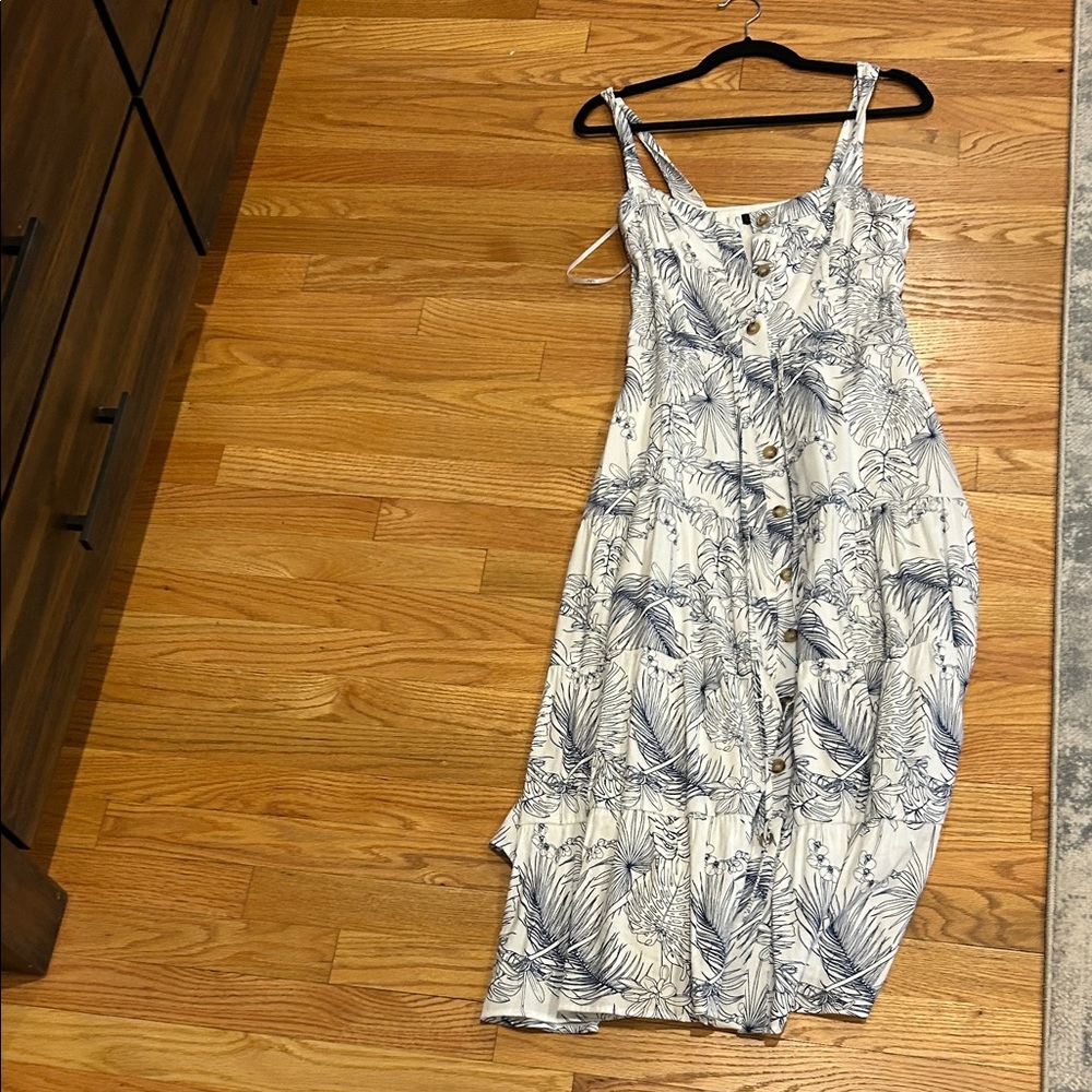 Lulu's Blue and White Leaf Print Maxi Dress